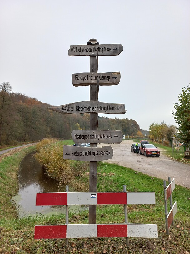Wegwijzer bij Milsbeek