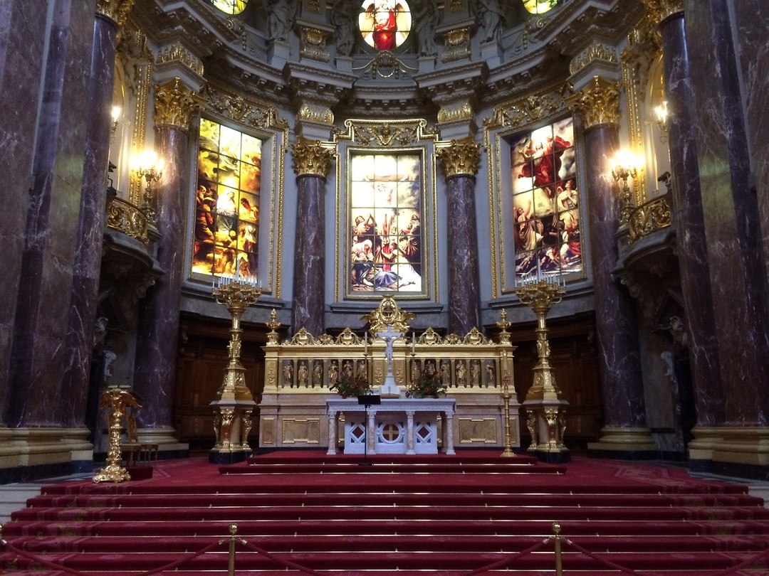 Binnen in de Dom
