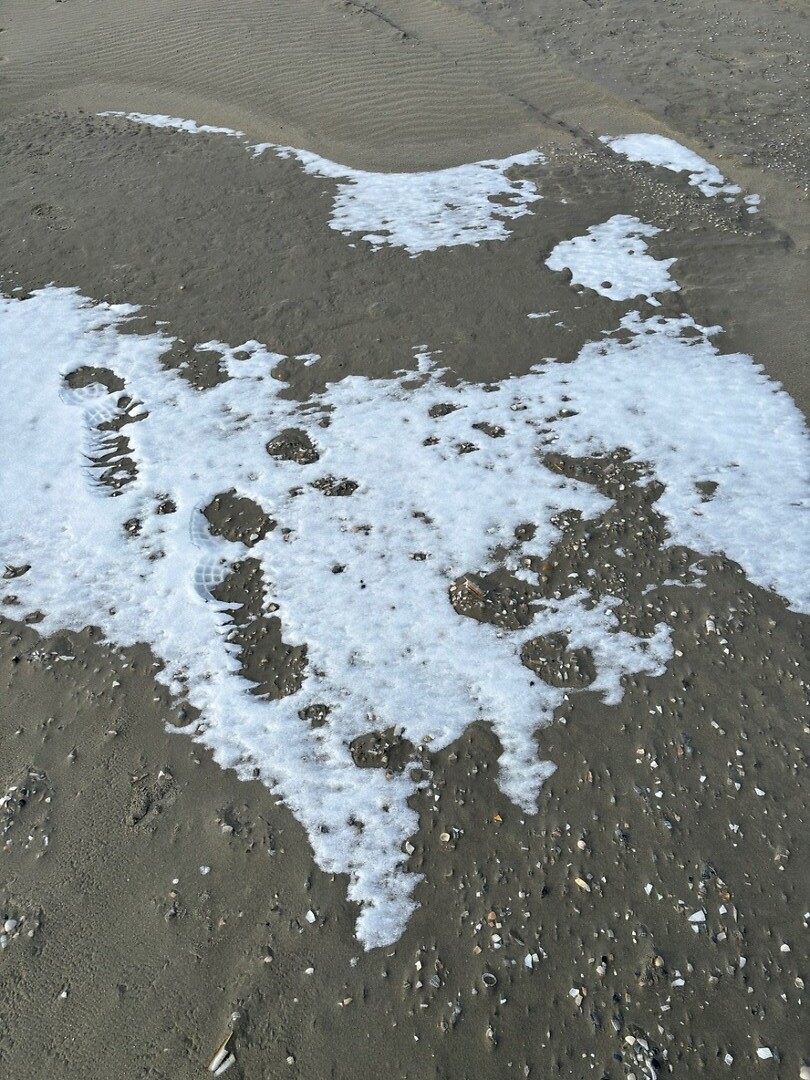 Sneeuw op strand