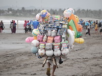 Winkeltje op het strand in Java!