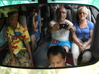 In de bus!
