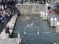 Waterpolo demonstratie in de Lingehaven!