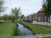 Oudendijk met ons geboortehuis op nummer 9 !
