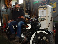 Gerrit op zijn Harley-Davidson VLDD uit 1935!