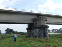 Chrisje onder de Kuilenburgse Spoorbrug!