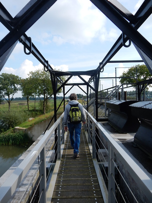 Over de sluis!