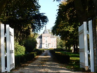 Oprijlaan Kasteel Heukelum!
