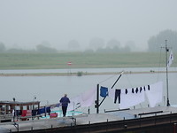 Binnenvaartschipper hangt de was op!
