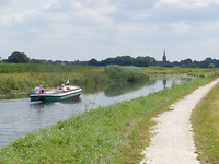 Fluisterboot, op de achtergrond Heeswijk!