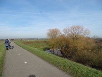 Over de Waaldijk!