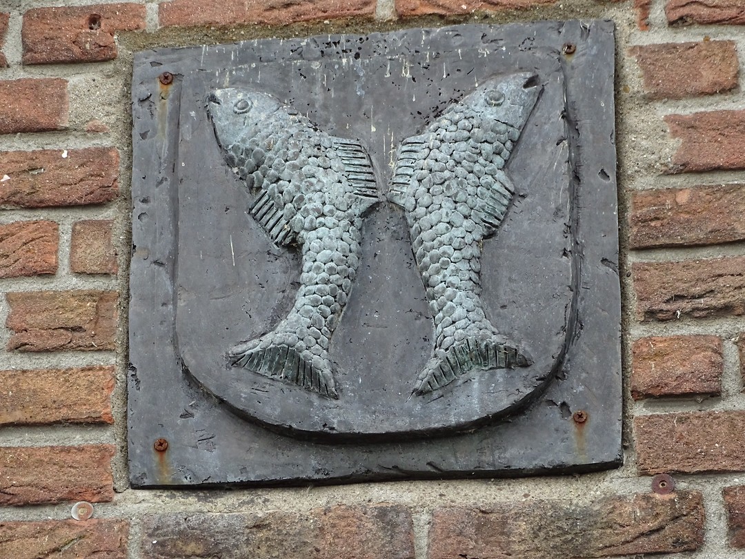 Het wapen van Woudrichem! Twee Zalmen!