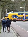 Twee Mutsen bij het spoor! Gewoon of Ongewoon?
