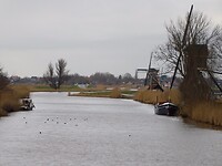 In de verte het dorp Groot-Ammers!