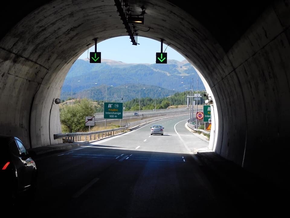 Veel tunnels bij Metsovo…..