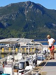 De haven van Mitikas……