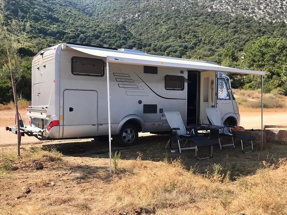We staan weer leuk……Aragia Beach, Poros……