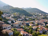 De oude bovenstad van Kyparissia…..