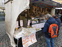 Martkt op de Piazza del Popolo….