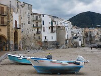 Bij de de pier ‘Molo di Cefalù’…..