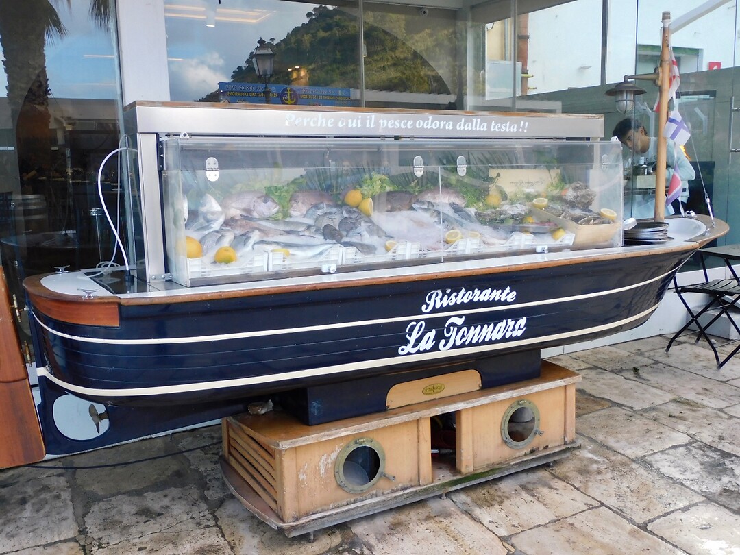 Veel visrestaurants…..