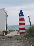 De strandtenten wachten op de zomer…..