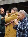 Rondtrekkende muzikanten……veel Bulgaren komen spelen op het carnaval.