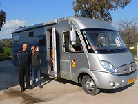 Costa met Chris…..garagebedrijf bij Nafplio….Aanbevolen!