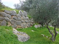 De Cyclopische muur…..