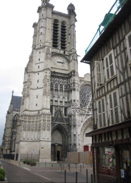 02 Troyes 01