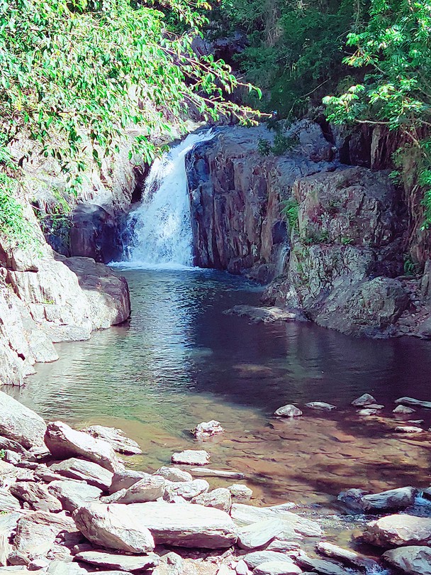 Crystal cascade