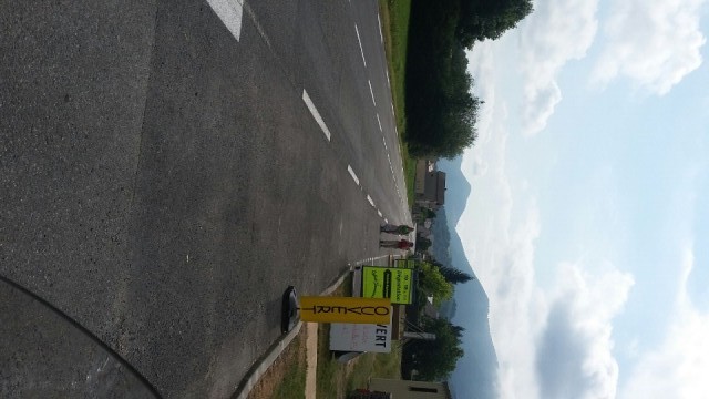 2 Duitse pelgrims  (ers) op weg naar Compostela vanuit St Sebastiaan.