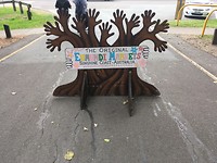 Shoppen op een markt in Eumundi