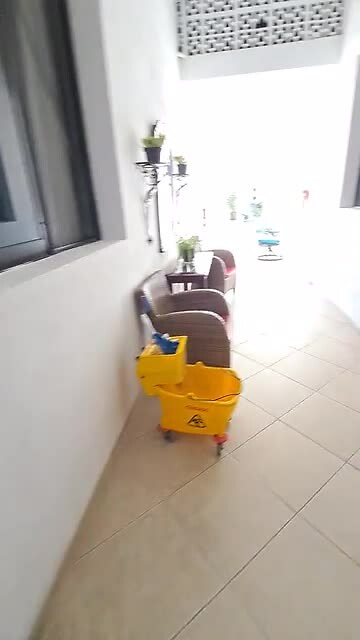 1000014823