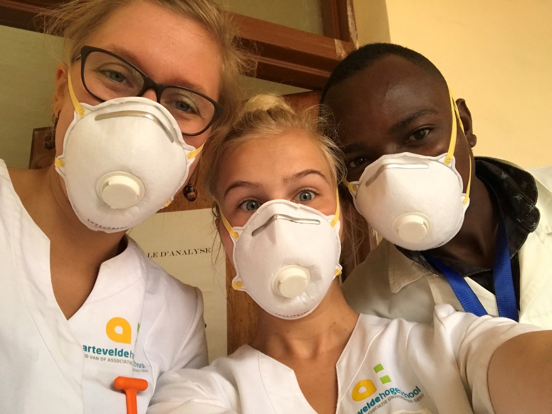 Labo Rani Labo | Foto | Rani en Lotte in Rwanda