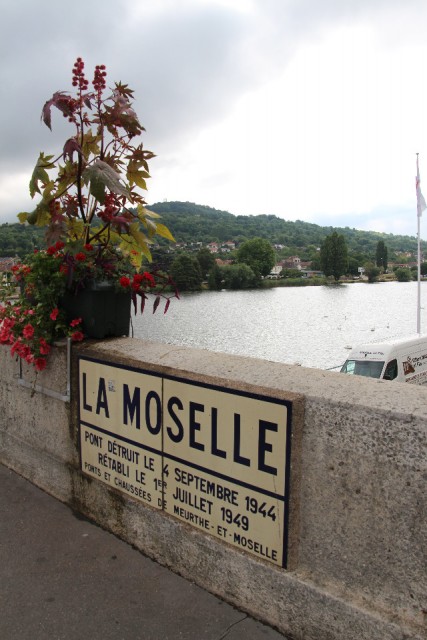 Moezel