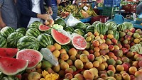 Fruit te over