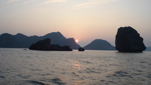 Sunset, Halong bay