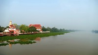 Tempel aan de rivier