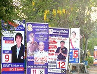 Verkiezingsposters Thailand, verkiezingen op 24 maart.