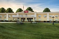 Red Roof Inn & Suites