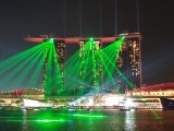 Lichtshow vanaf decadent hotel (met giga dakzwembad)