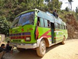 Onze stoffige Sabic Sahara bus
