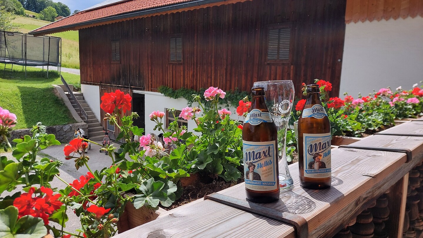 Welkoms biertje op het balkon.