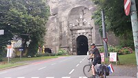 Door de tunnel en dan is daar Salzburg