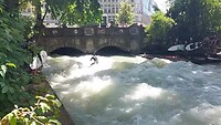 Surfen Englischer Garten  Munchen