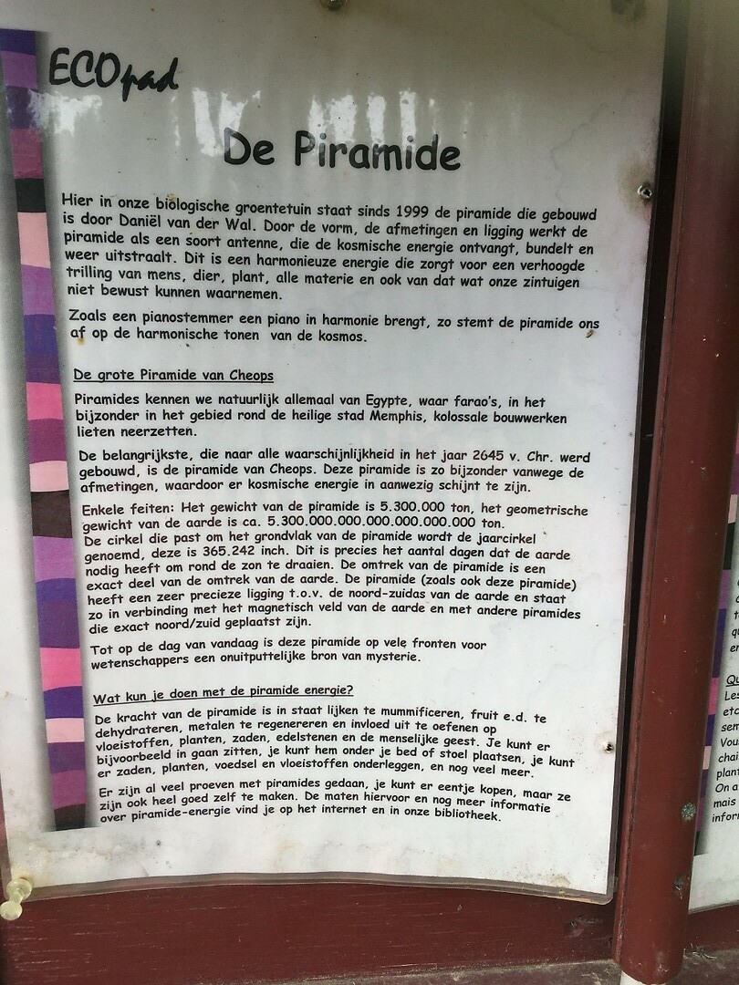 PyramideEcolonie2