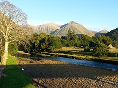 Uitzicht achter de camping richting vallei van Glencoe.