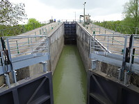 sluis van canal latéral à la loire