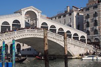 b028 Ponte de Rialto, Venetië