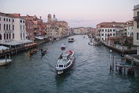 b037 Ponte de Rialto, Venetië